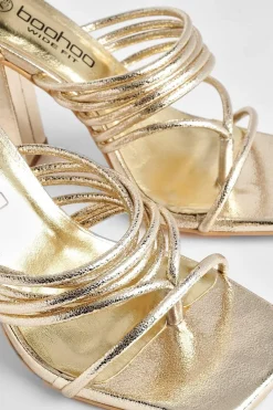 Sandales À Talons Carrés Larges Avec Multiples Brides Et Lacets À Nouer