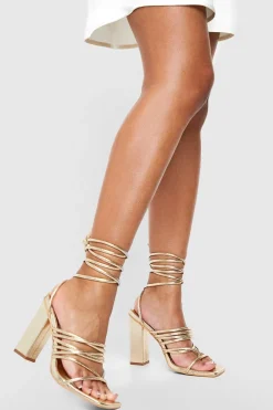 Sandales À Talons Carrés Larges Avec Multiples Brides Et Lacets À Nouer