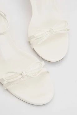 Sandales À Talons Moyens Scarlett En Synthétiquecuir À Double Bride Avec Nœud Décoratif
