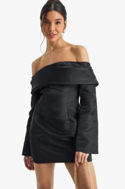 boohoo Satin Structured Bardot Mini Dress<Femme Robes Courtes|Satin Et Dentelle
