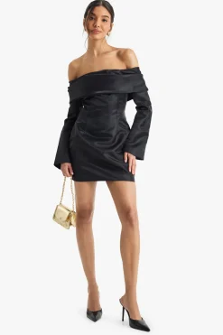boohoo Satin Structured Bardot Mini Dress<Femme Robes Courtes|Satin Et Dentelle