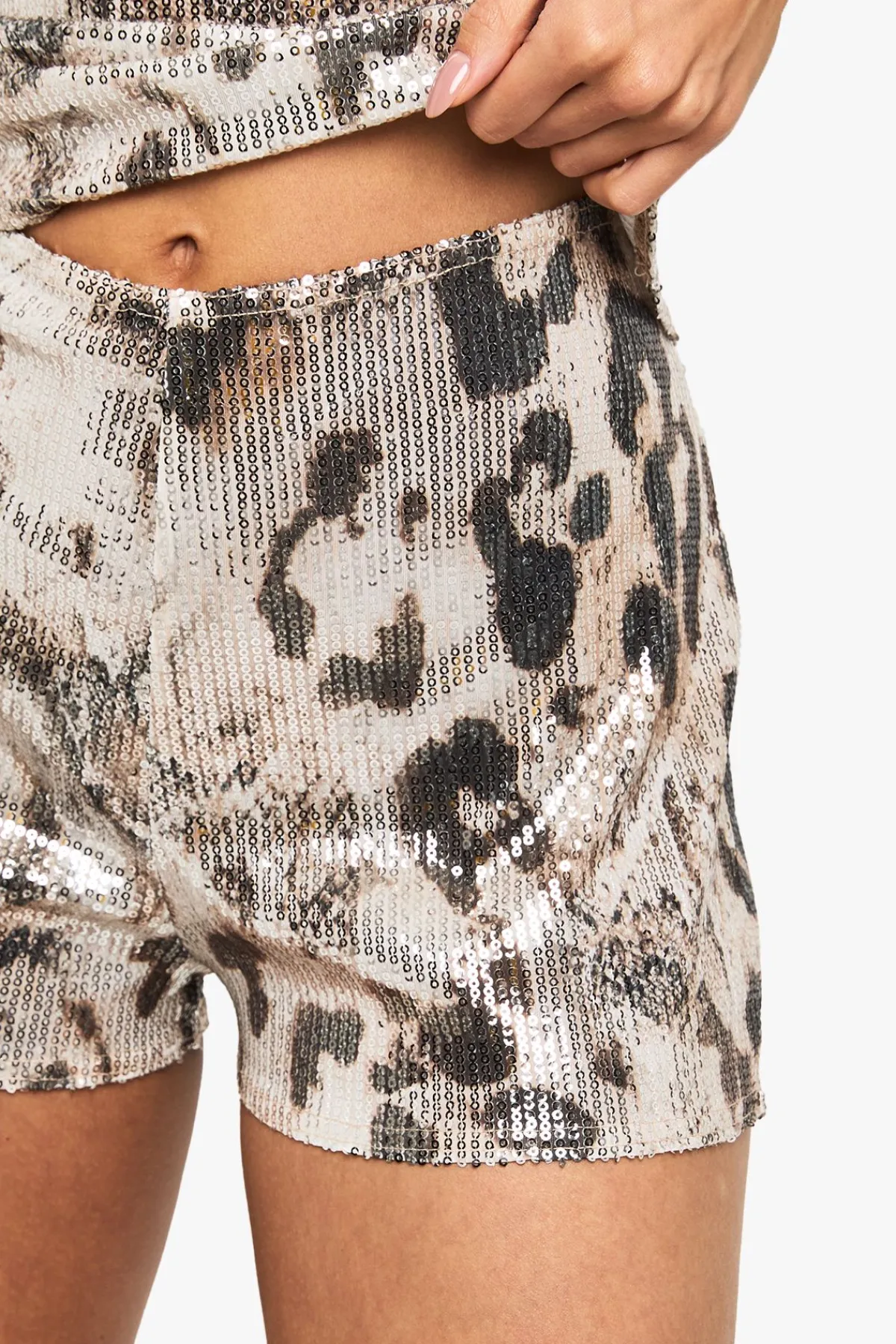 boohoo SEQUIN ANIMAL PRINT MINI BOOTY SHORT<Femme Shorts