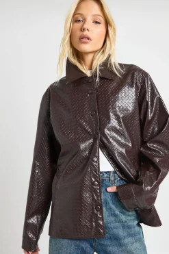 Shacket en synthétique texturé