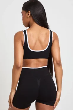 Short Actif Côtelé Sans Couture Avec Détail Froncé Fessier Et Design Croisé Contrasté