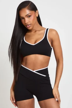 Short Actif Côtelé Sans Couture Avec Détail Froncé Fessier Et Design Croisé Contrasté