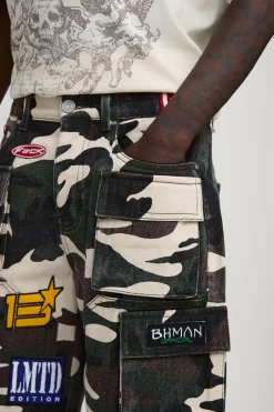 boohooMAN Short Cargo En Denim Avec Écussons Multiples<Homme Denim|Tout Afficher