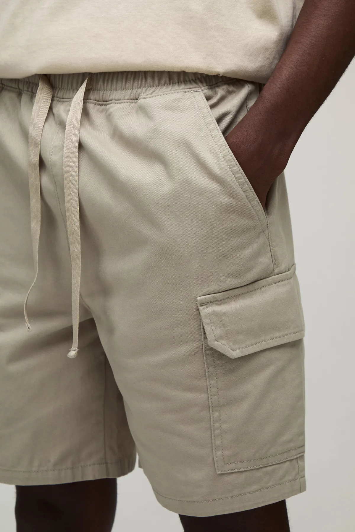 boohooMAN Short Cargo Essentiel En Twill Mi-long À Taille Élastiquée Coupe Slim<Homme Tout Afficher|Indispensables Grande Taille