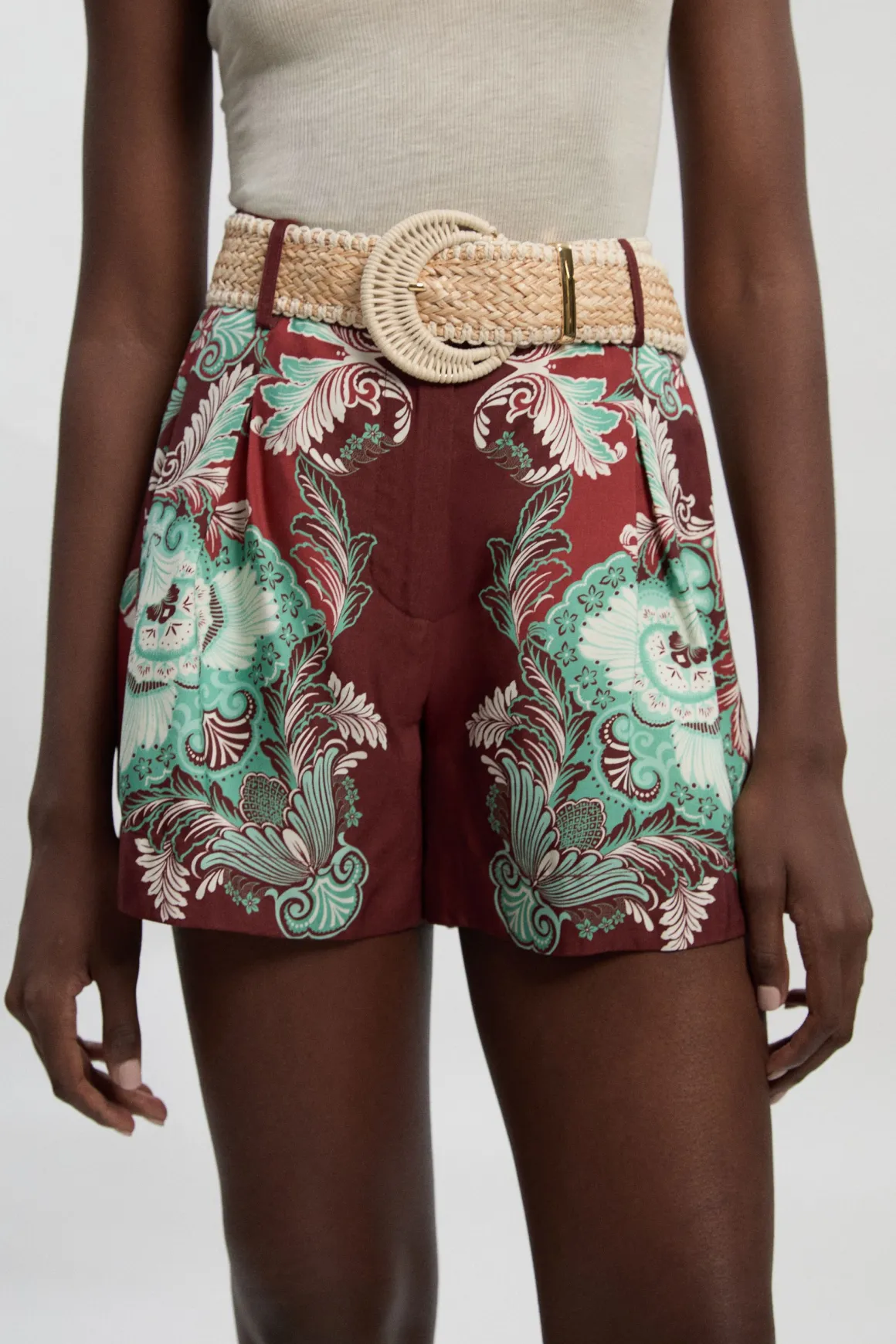 Short City Tissé À Imprimé Viscose Lin Miroité Avec Ceinture En Raphia
