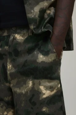 Short Coordonné En Sergé Camouflage Coupe Parachute