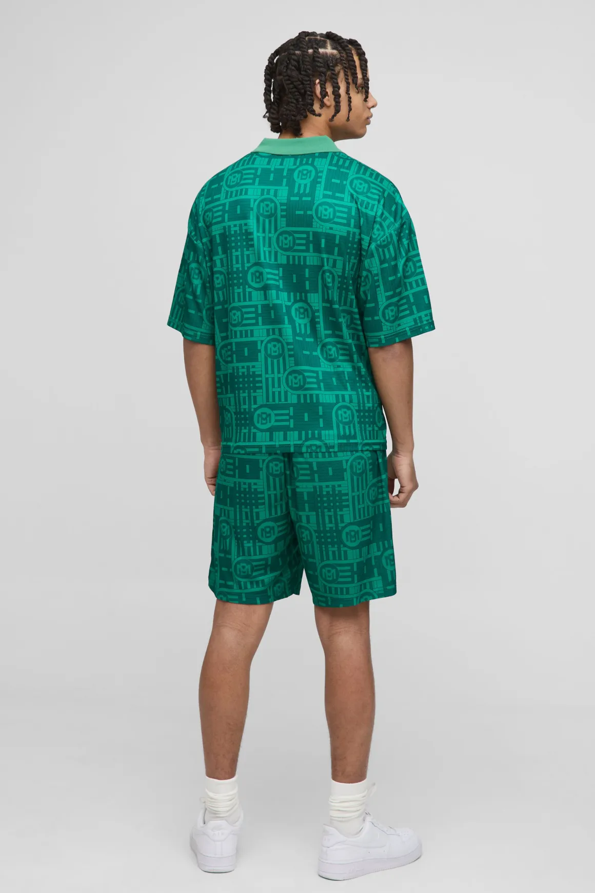 Short décontracté mi-long en maille brodée