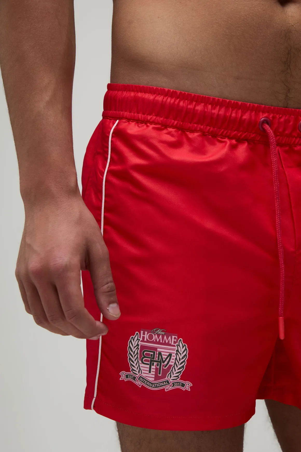 Short De Bain Court Brodé Football Avec Passepoil