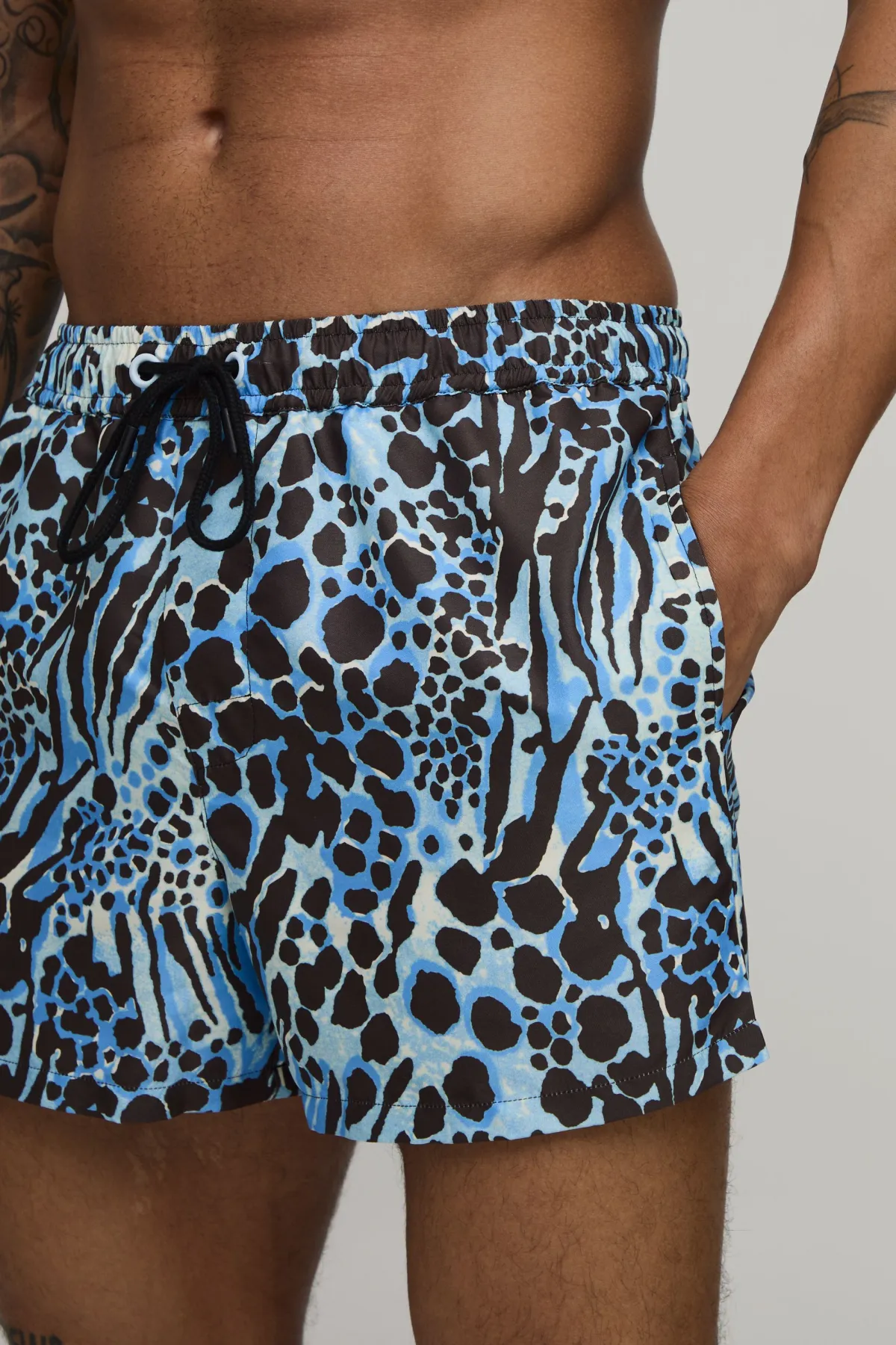 boohooMAN Short De Bain Court À Imprimé Animal<Homme Shorts|Tout Afficher