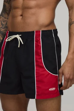 boohooMAN Short De Bain Court À Panneaux Avec Broderie Pour Homme<Homme Shorts|Maillots De Bainnouveau