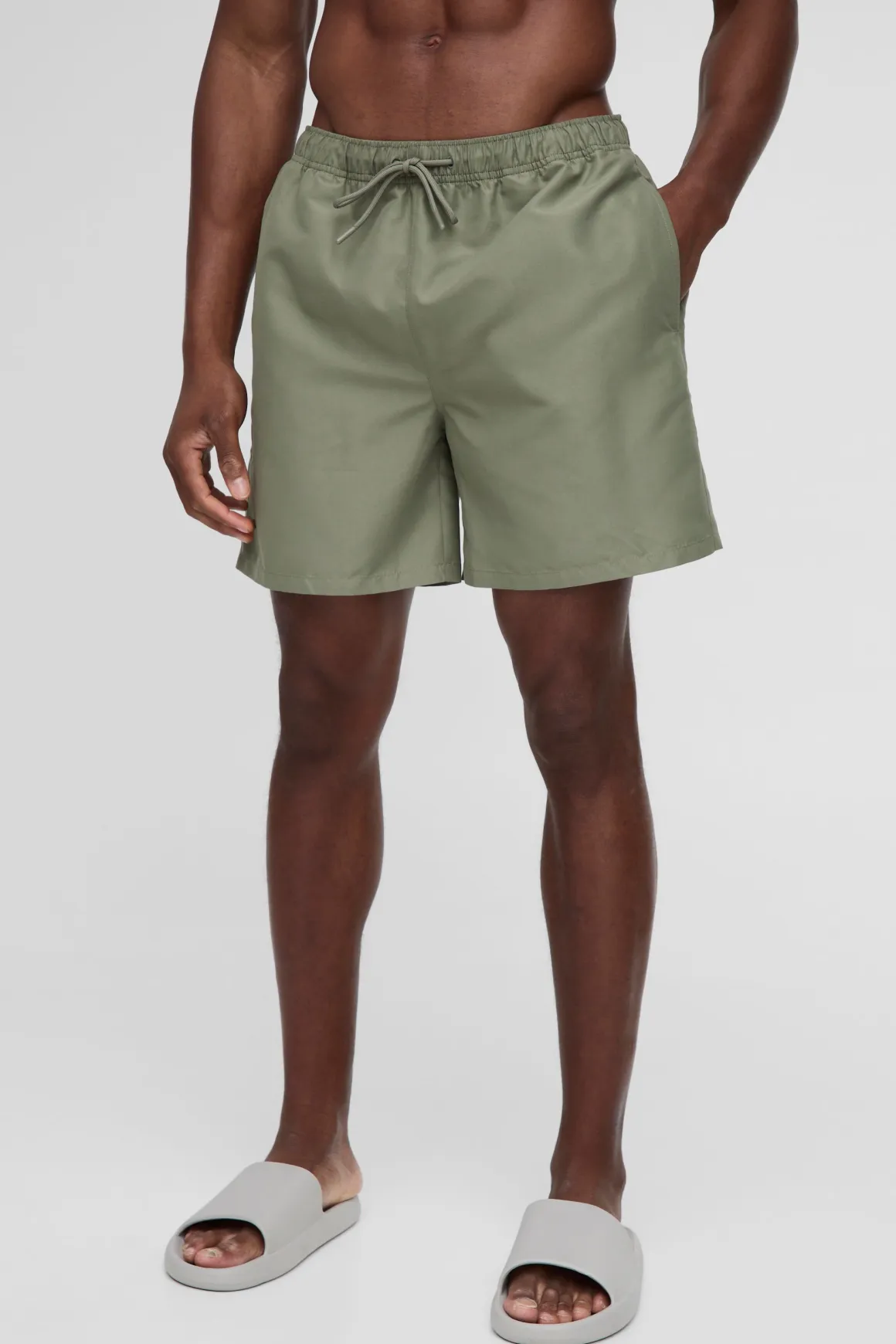 Short de bain mi-long en kaki