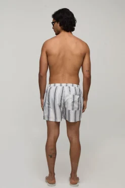 boohooMAN Short De Bain Mi-long À Rayures<Homme Maillots De Bainnouveau