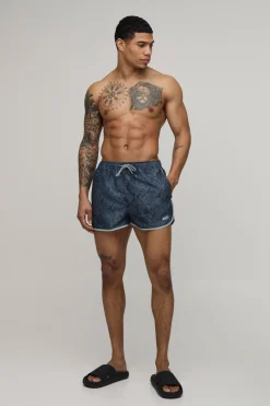 boohooMAN Short De Bain Super Court À Imprimé Synthétique Avec Broderie Man Et Passepoil<Homme Shorts|Maillots De Bainnouveau