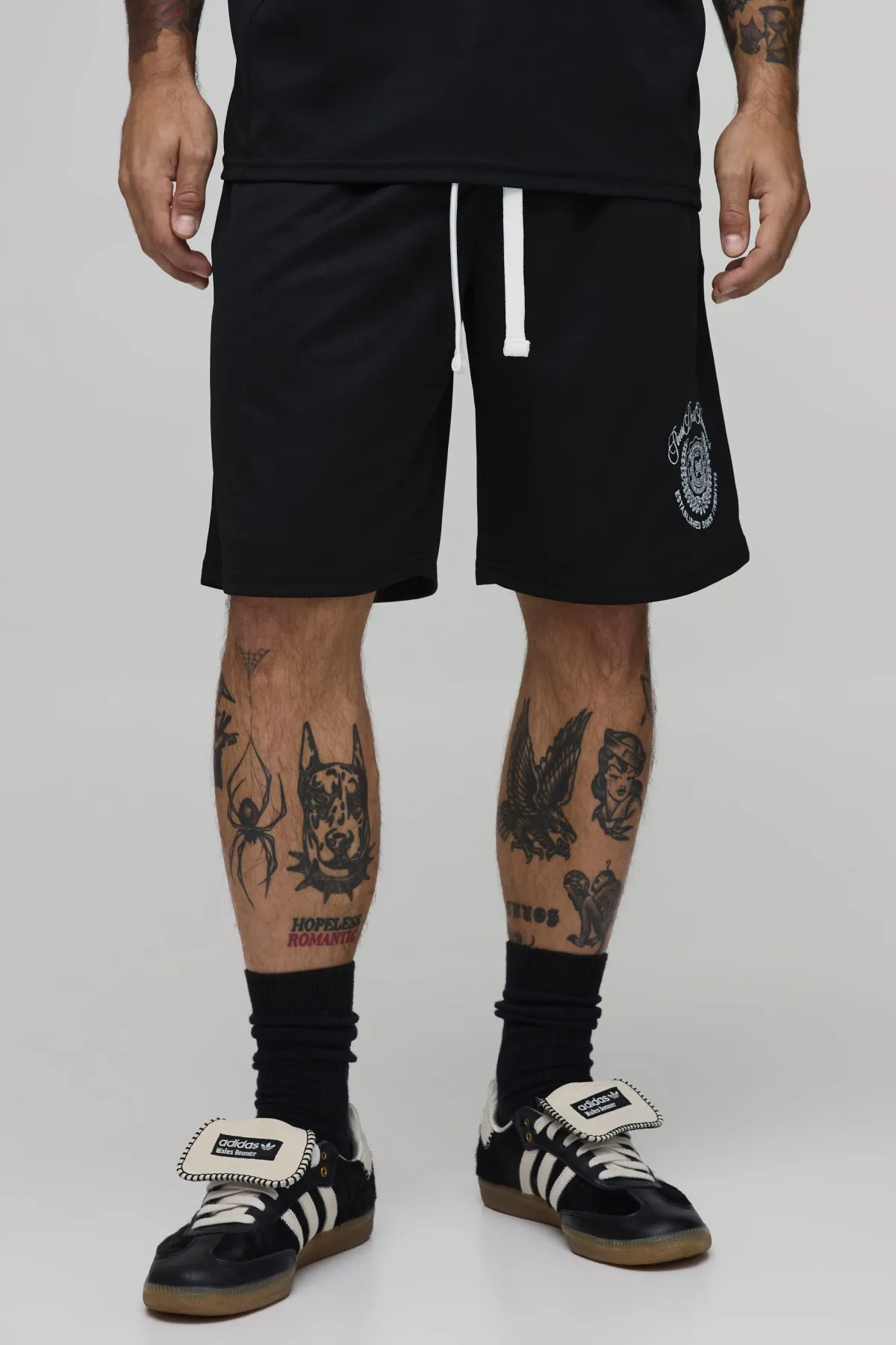 boohooMAN Short De Basketball En Mesh Brodé<Homme Shorts