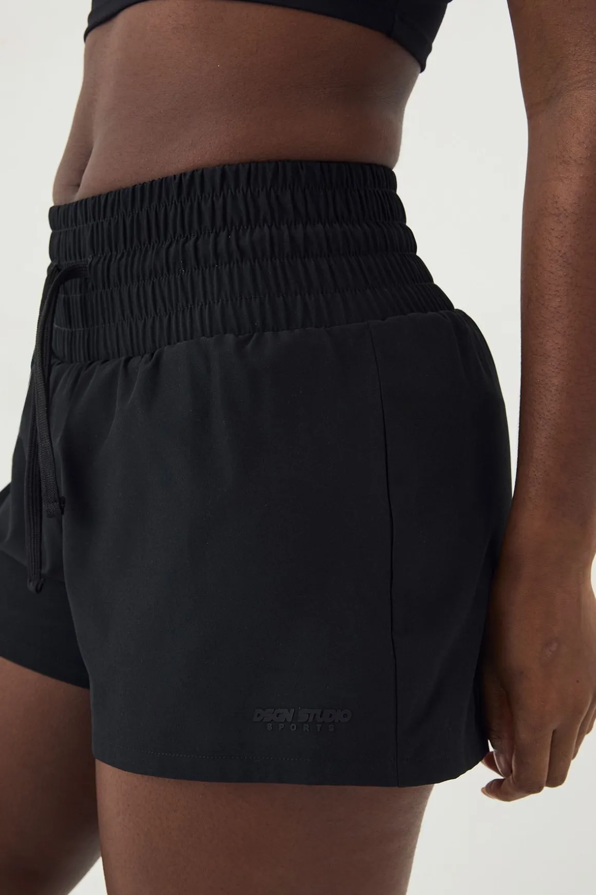 Short de Course DSGN Studio Taille Haute avec Ceinture Profonde