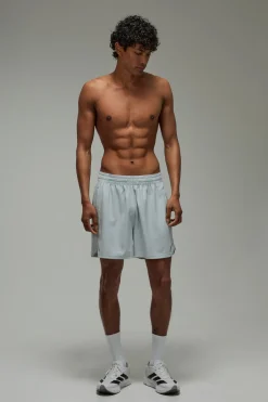 boohooMAN Short De Course Perforé Common Pace 5 Pouces<Femme Tout Afficher|Shorts