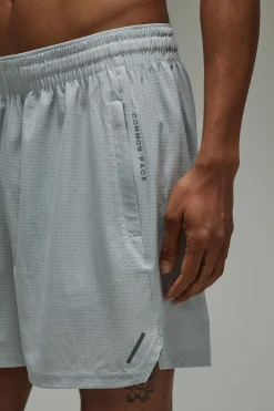 boohooMAN Short De Course Perforé Common Pace 5 Pouces<Femme Tout Afficher|Shorts