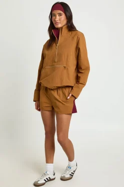 Short De Sport À Détails De Panneaux Contrastés