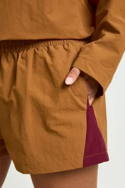Short De Sport À Détails De Panneaux Contrastés