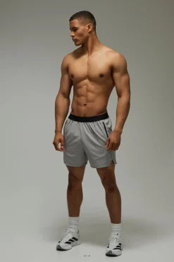 Short de sport perforé - MAN Active