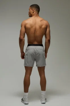Short de sport perforé - MAN Active