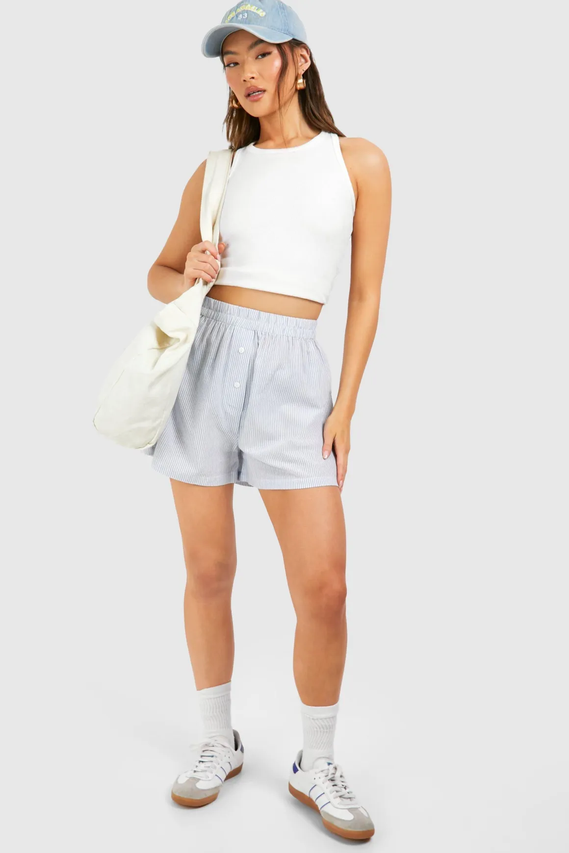 Short effet lin à fines rayures