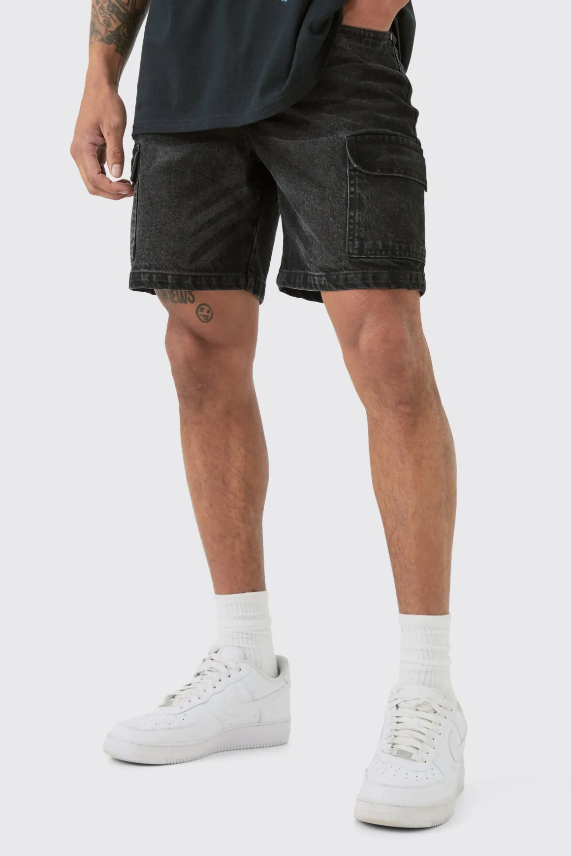 Short en denim cargo rigide slim en noir