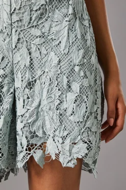 Short en Dentelle Petite avec Taille Satinée