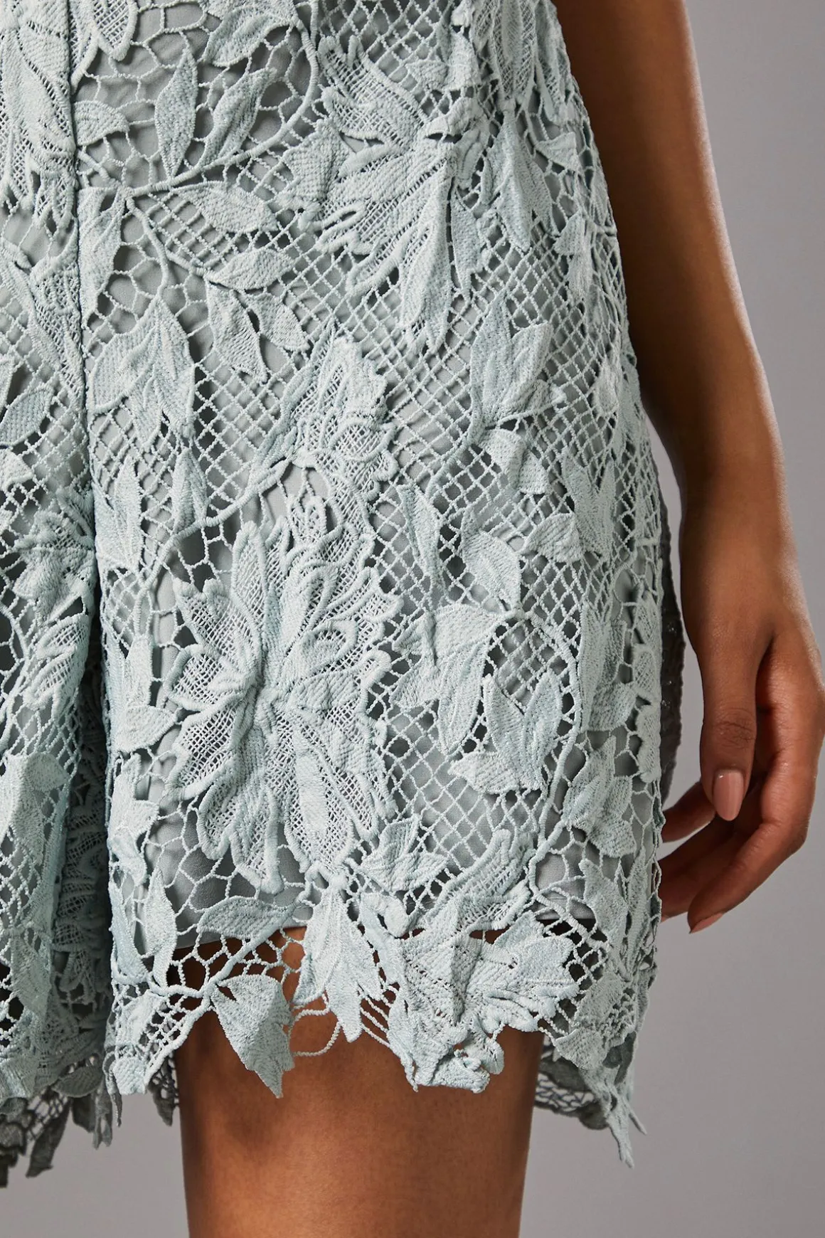 Short en Dentelle Petite avec Taille Satinée