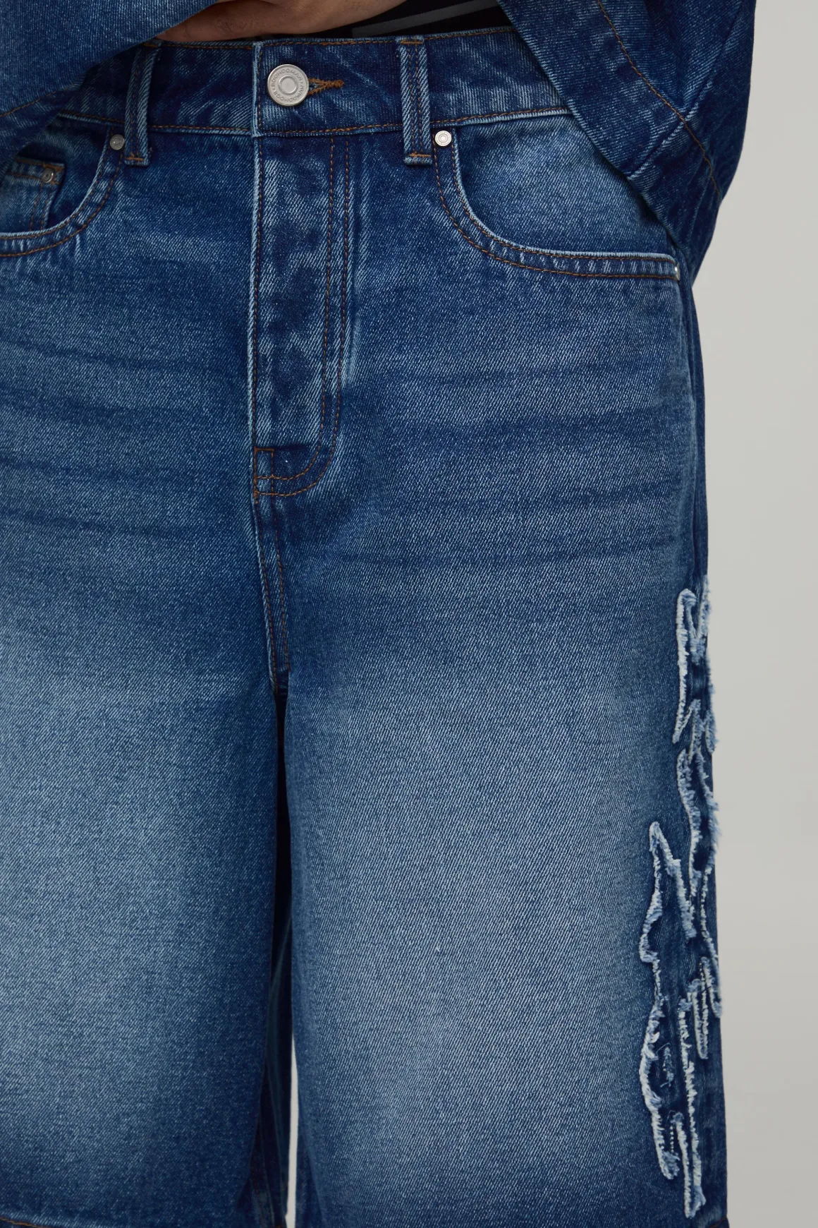 Short En Jean Avec Appliqué Parachute