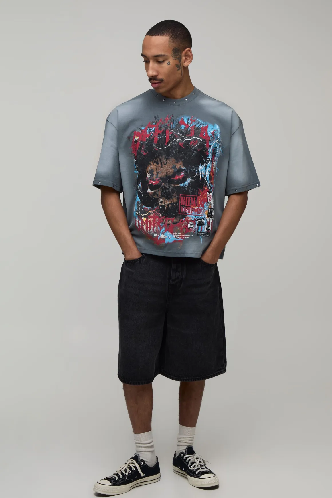 Short En Jean Brodé Avec Applique Croix Coupe Parachute