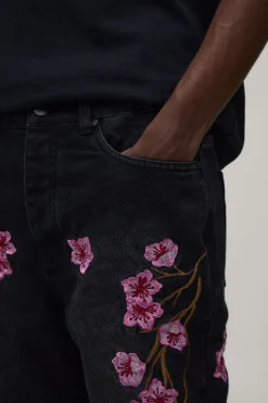 boohooMAN Short En Jean Décontracté Brodé À Motifs Floraux<Homme Denim|Tout Afficher