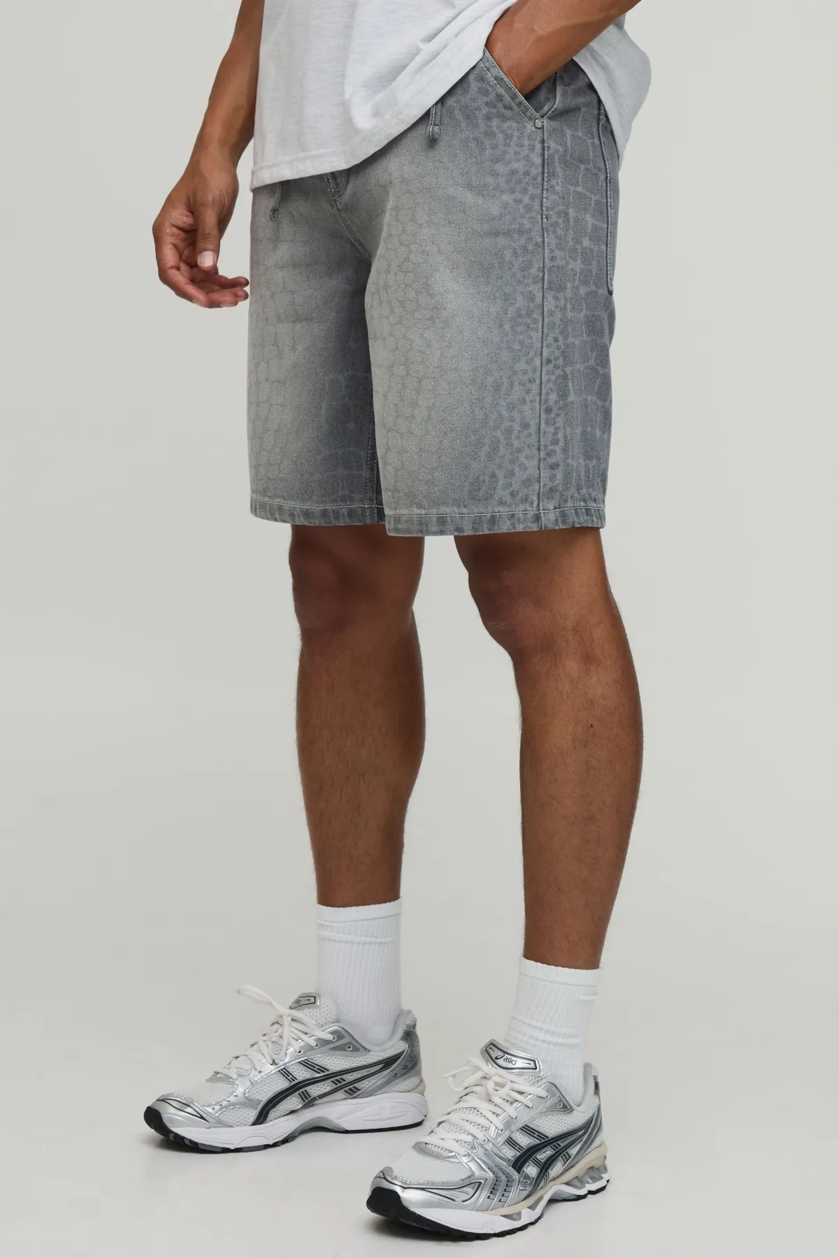 boohooMAN Short En Jean Décontracté À Imprimé Laser<Homme Denim|Nouveautés Grande Taille