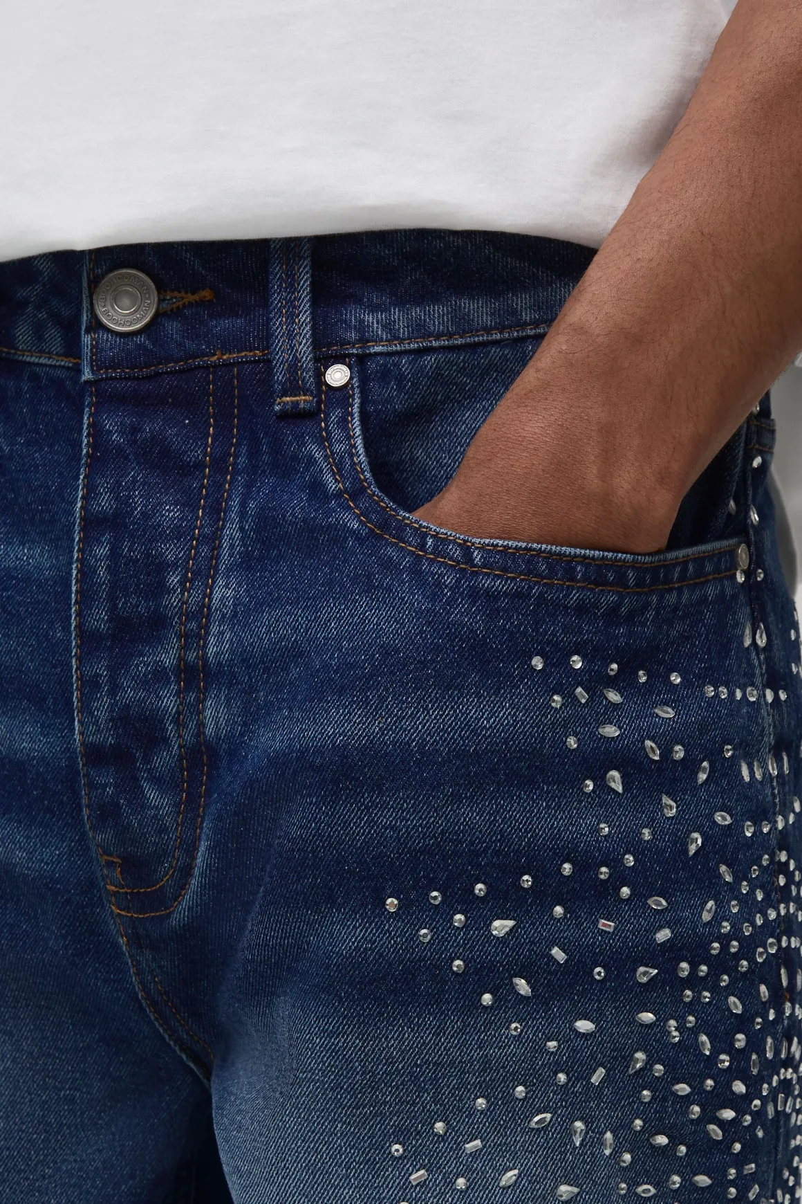 Short En Jean Délavé Coupe Décontractée À Bords Bruts Et Strass
