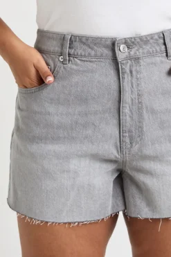 Short En Jean Grande Taille À Ourlet Brut