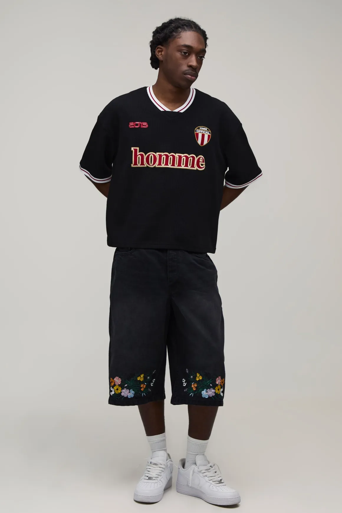 Short En Jean Long Avec Ourlet Brodé De Fleurs