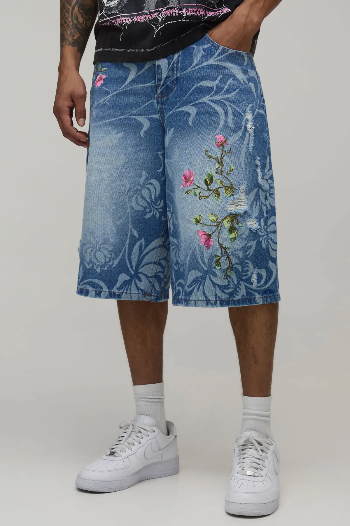 boohooMAN Short En Jean Long Broderie Florale<Homme Jorts|Denim