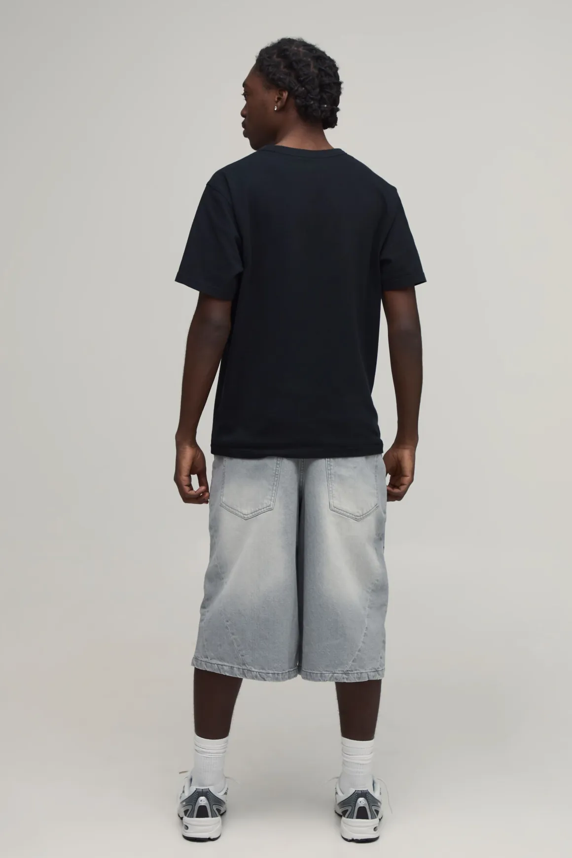 Short En Jean Long À Imprimé Varsity Avec Empiècements Contrastés