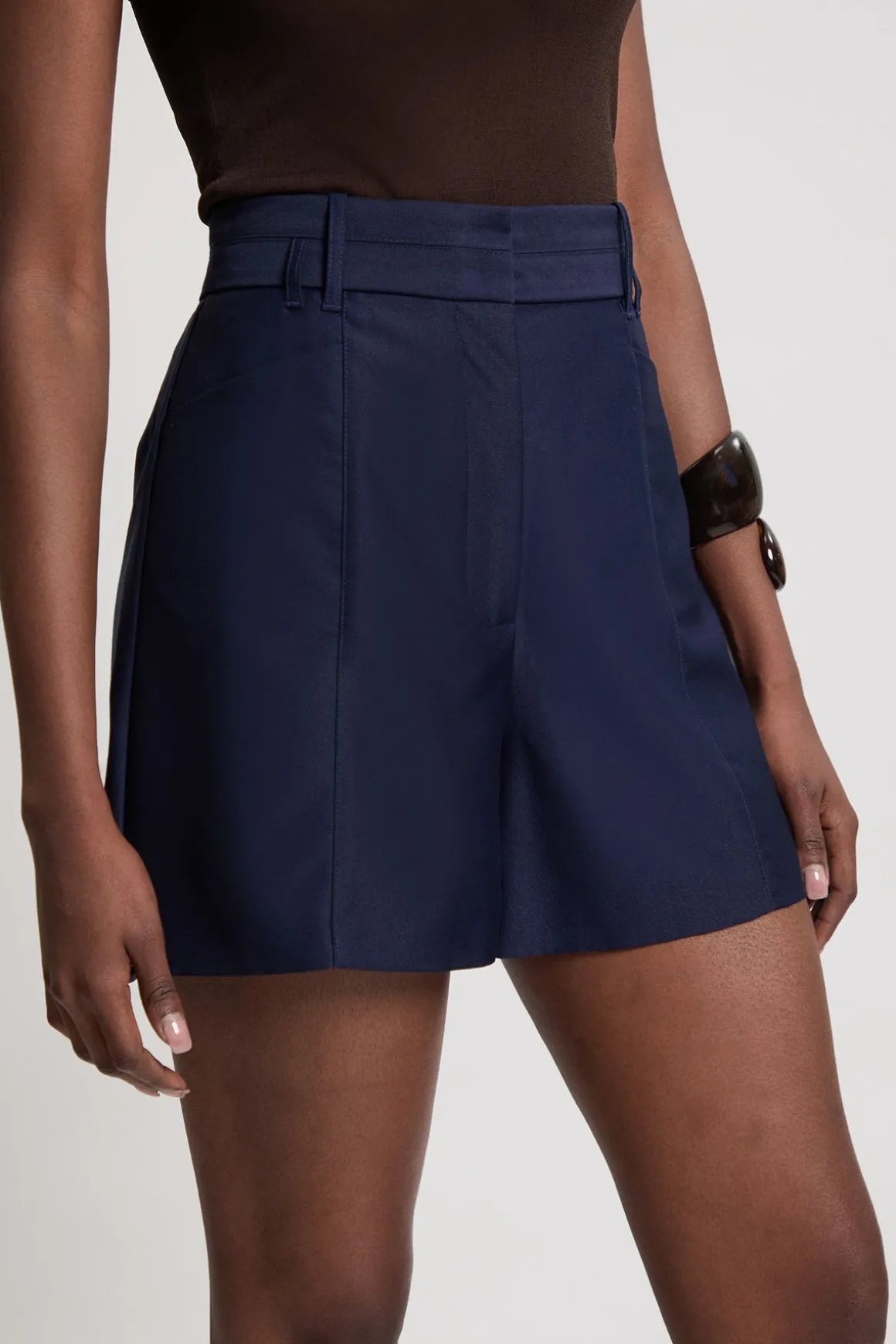 Short En Satin Ajusté