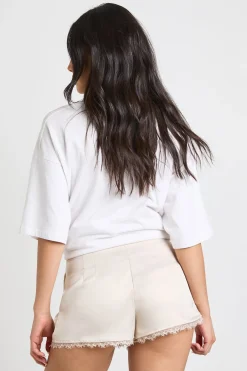 Short En Satin Ajusté Avec Bordure En Dentelle