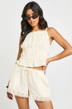 boohoo Short En Étamine De Coton Avec Bordure Au Crochet<Femme Looks Preppy|Shorts