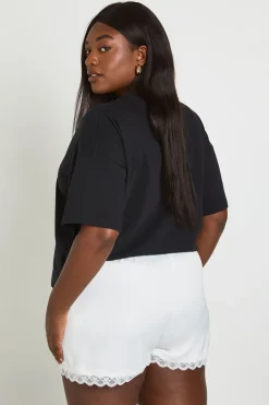 Short Grande Taille En Satin Avec Bordure En Dentelle