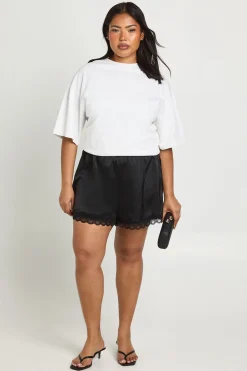 Short Grande Taille En Satin Avec Bordure En Dentelle