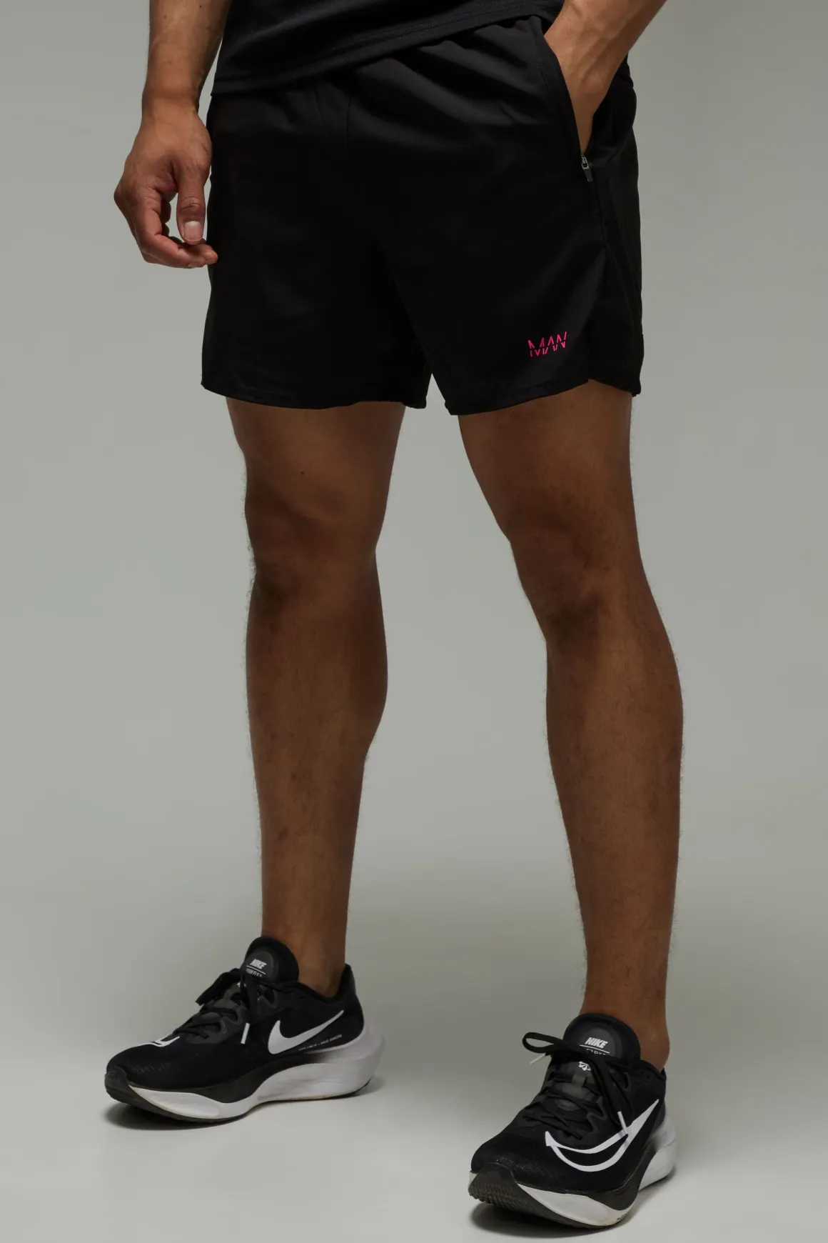 Short Homme Actif à Logo Néon 5 pouces