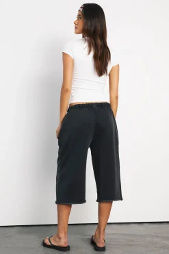 Short Jogger 3/4 Taille Basse À Ourlet Brut Et Finition Bouclette Délavée