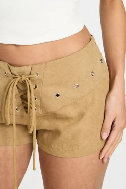 boohoo Short À Lacets Avec Détails Cloutés<Femme Tons Neutres|Satin Et Dentelle