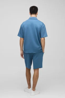 Short large à taille élastiquée